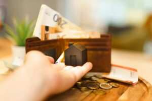 Mortgage Rates: National Average Drops to 24-Month Low, Triggering Real Estate Activity Mortgage Rates: National Average Drops to 24-Month Low, Triggering Real Estate Activity